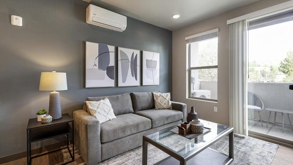 Landing Modern Apartment with Amazing Amenities (ID1168X827) Apartment in Reno