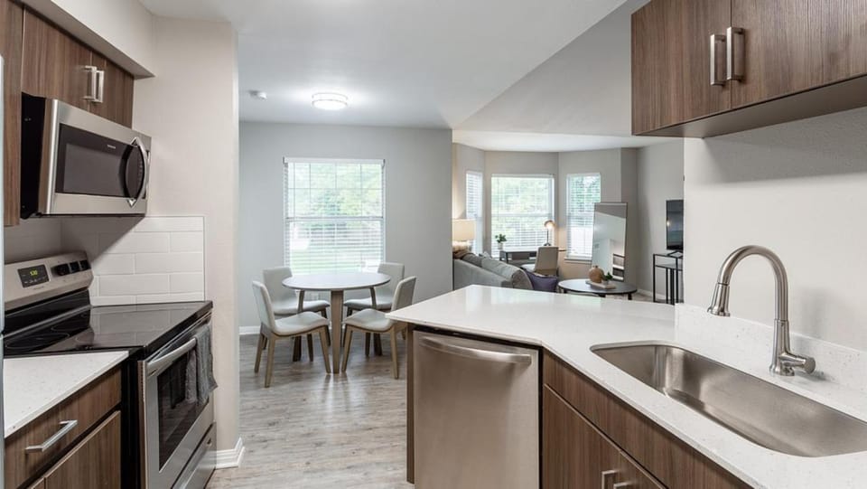 Landing Modern Apartment with Amazing Amenities (ID7806X48) Apartment in South Congress