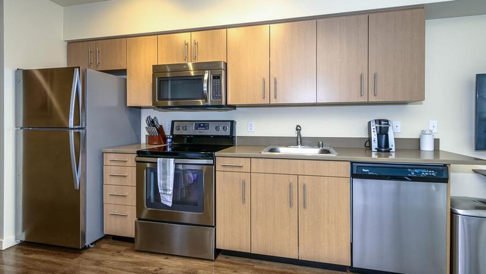 Landing Modern Apartment with Amazing Amenities (ID8426X91) Apartment in Tacoma