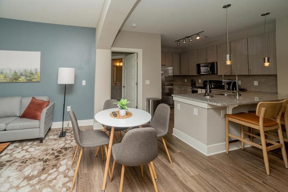 Landing Modern Apartment with Amazing Amenities (ID3524) Apartment in Stono River