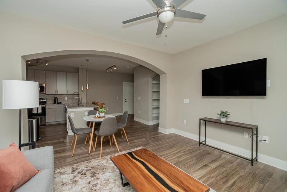 Landing Modern Apartment with Amazing Amenities (ID3524) Apartment in Stono River