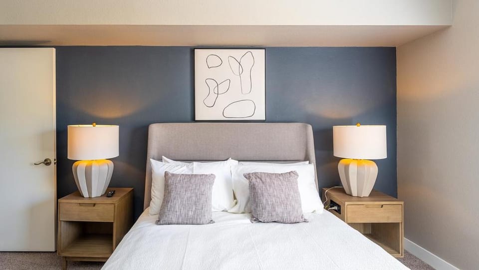 Landing Modern Apartment with Amazing Amenities (ID9204X65) Apartment in Las Vegas