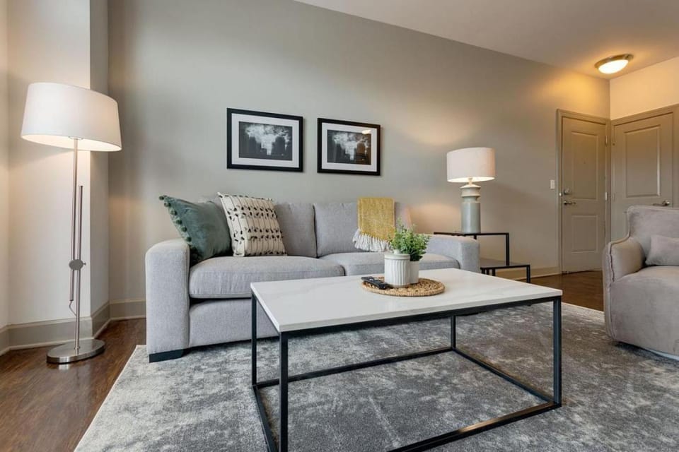 Landing Modern Apartment with Amazing Amenities (ID1339) Apartment in Brentwood