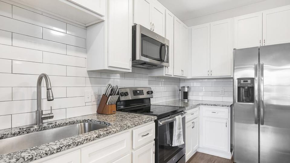 Landing Modern Apartment with Amazing Amenities (ID8617X66) Apartment in Cornelius
