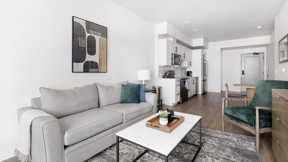 Landing Modern Apartment with Amazing Amenities (ID9717X89) Apartment in Vancouver