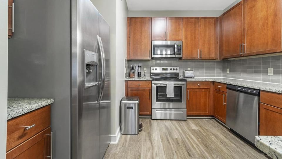 Landing Modern Apartment with Amazing Amenities (ID7788X43) Apartment in Greenville