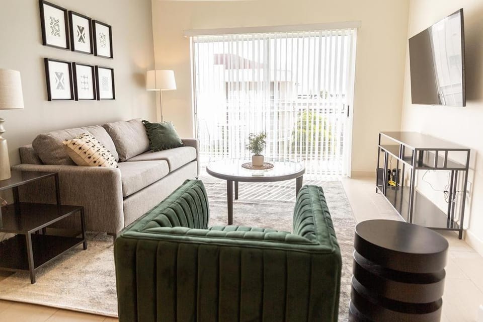 Landing Modern Apartment with Amazing Amenities (ID3347) Apartment in Tampa