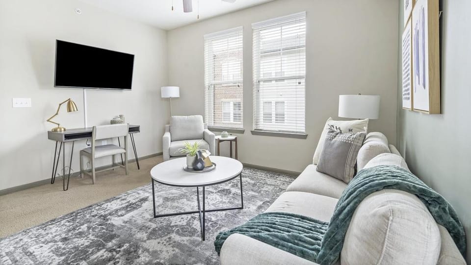 Landing Modern Apartment with Amazing Amenities (ID7846X33) Apartment in Cornelius