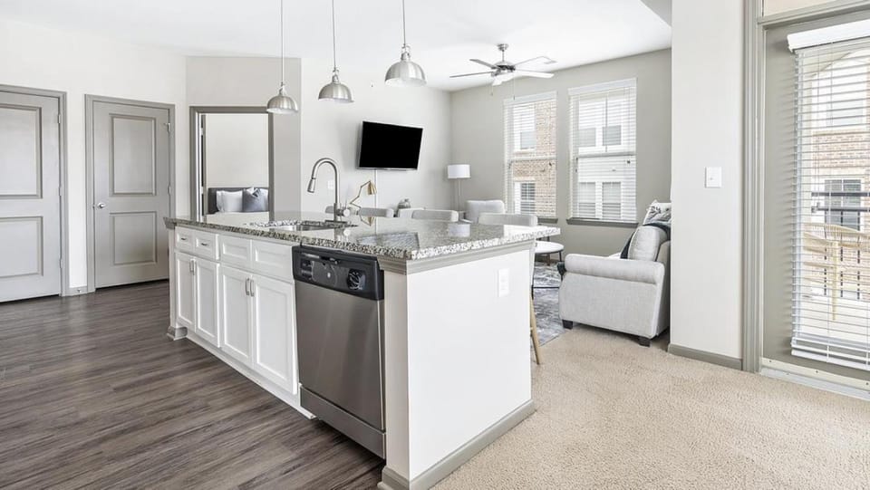 Landing Modern Apartment with Amazing Amenities (ID7846X33) Apartment in Cornelius