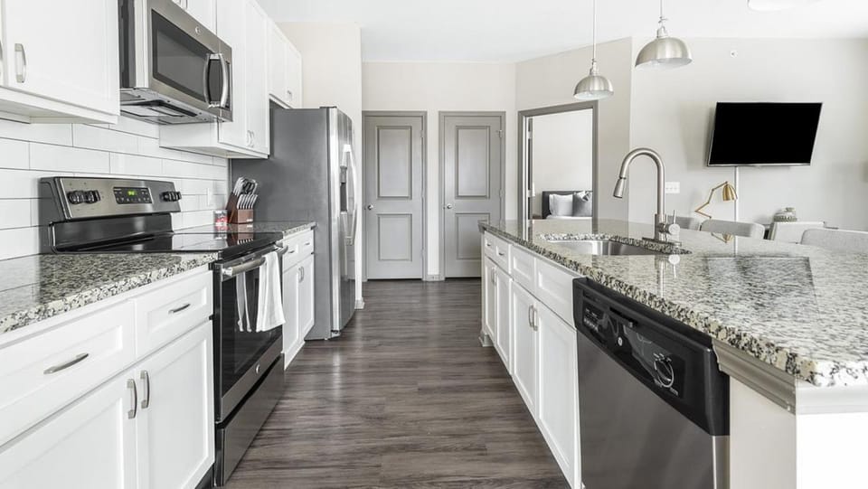 Landing Modern Apartment with Amazing Amenities (ID7846X33) Apartment in Cornelius
