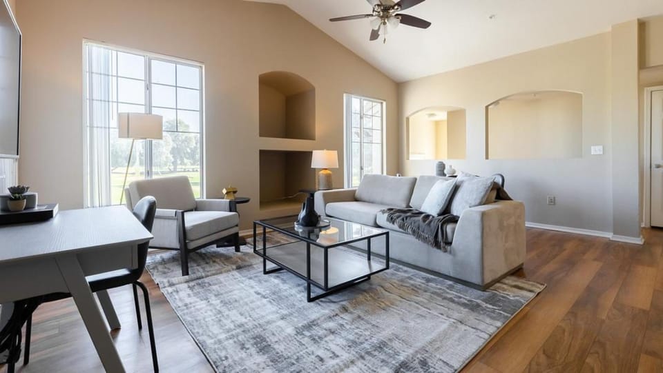 Landing Modern Apartment with Amazing Amenities (ID8157X96) Apartment in Chandler