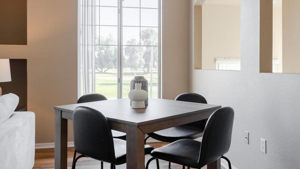 Landing Modern Apartment with Amazing Amenities (ID8157X96) Apartment in Chandler