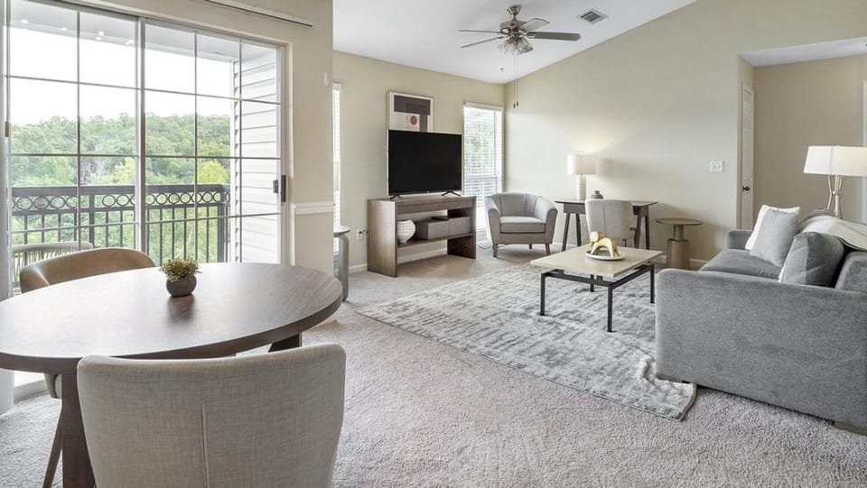 Landing Modern Apartment with Amazing Amenities (ID7856X82) Apartment in Chesterfield County