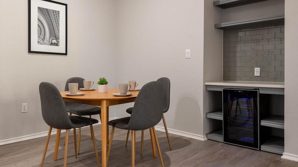 Landing Modern Apartment with Amazing Amenities (ID3426X15) Apartment in Lakeway