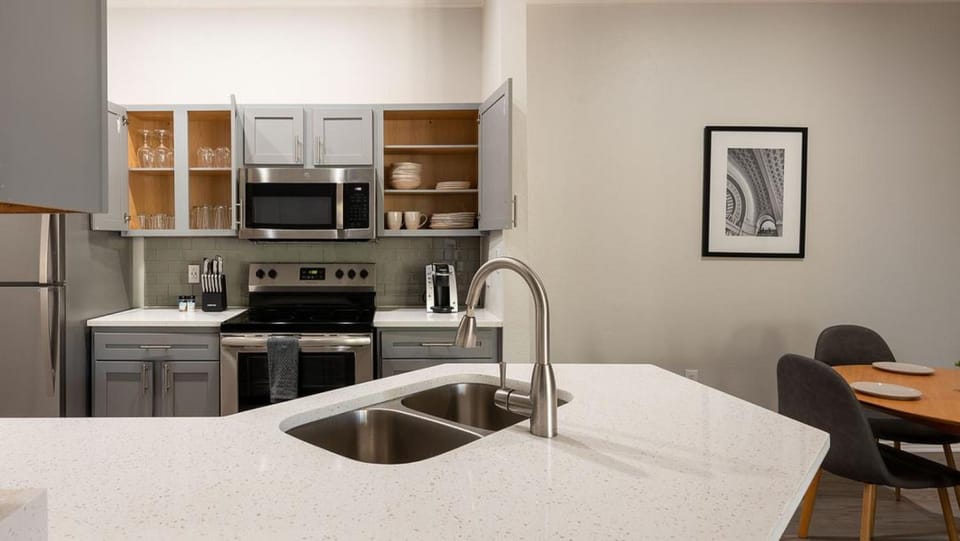 Landing Modern Apartment with Amazing Amenities (ID3426X15) Apartment in Lakeway