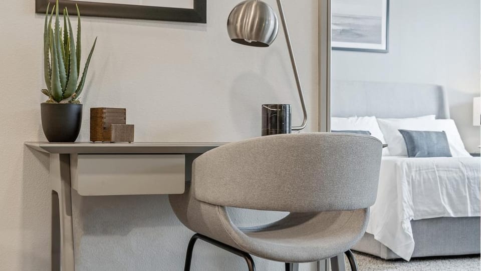 Landing Modern Apartment with Amazing Amenities (ID5359X51) Apartment in Lake Austin