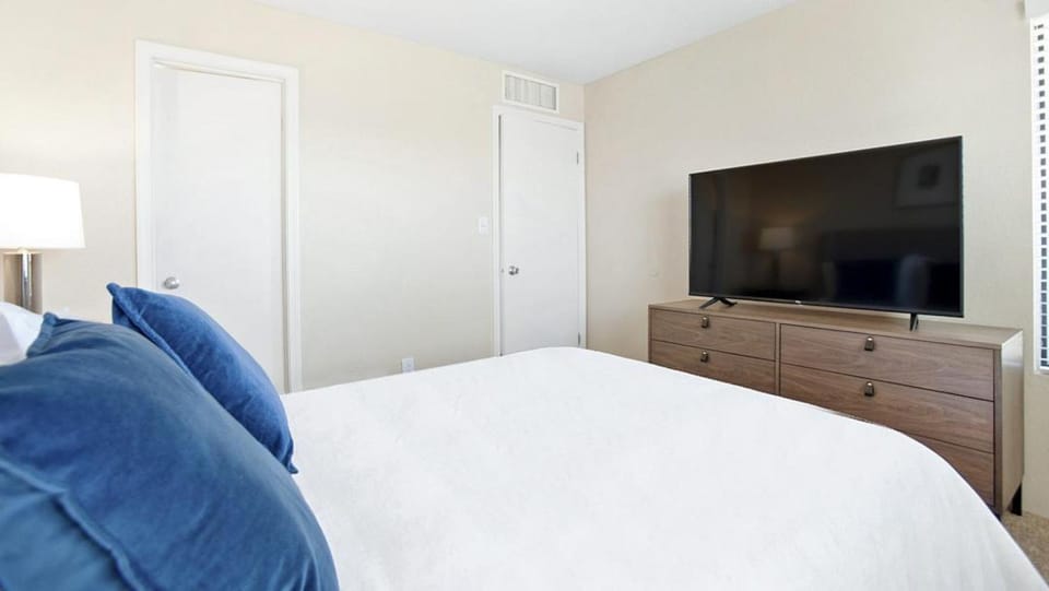 Landing Modern Apartment with Amazing Amenities (ID7063X24) Apartment in Rio Rancho