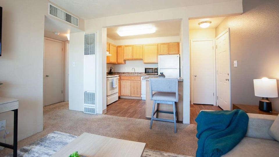 Landing Modern Apartment with Amazing Amenities (ID7063X24) Apartment in Rio Rancho