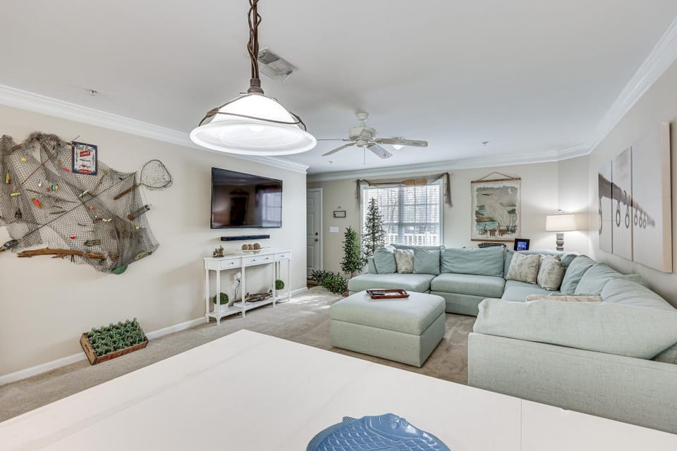 Townhome w/ Outdoor Pool & White Lake Access! House in White Lake