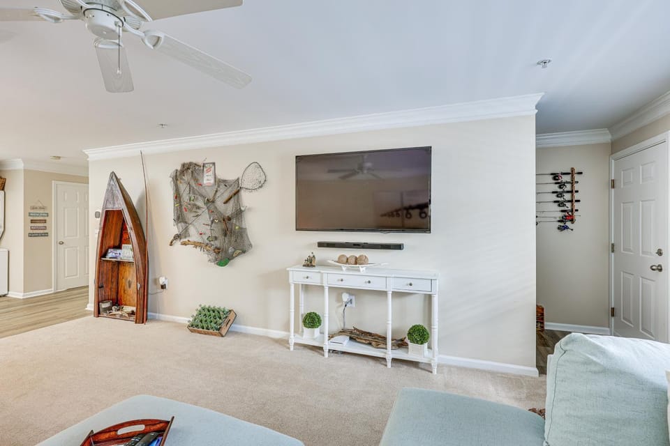 Townhome w/ Outdoor Pool & White Lake Access! House in White Lake