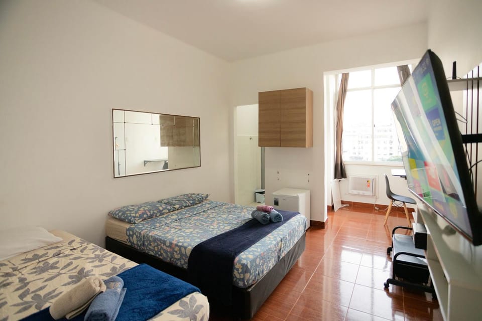 Bed, TV and multimedia, Photo of the whole room