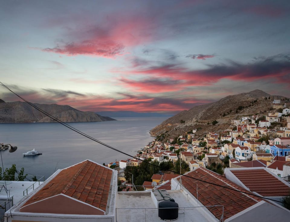 Nearby landmark, Day, Neighbourhood, Natural landscape, Bird's eye view, City view, Lake view, Mountain view, River view, Sea view, Sunrise, Sunset