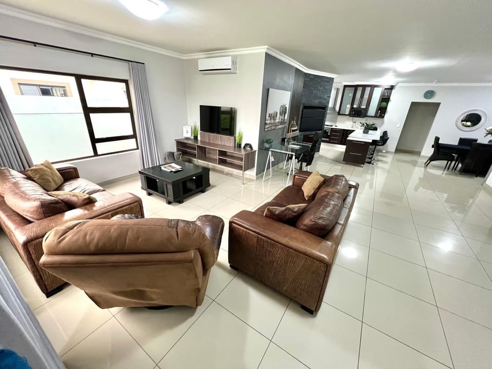 Crossroads Luxury Accommodation House in Namibia