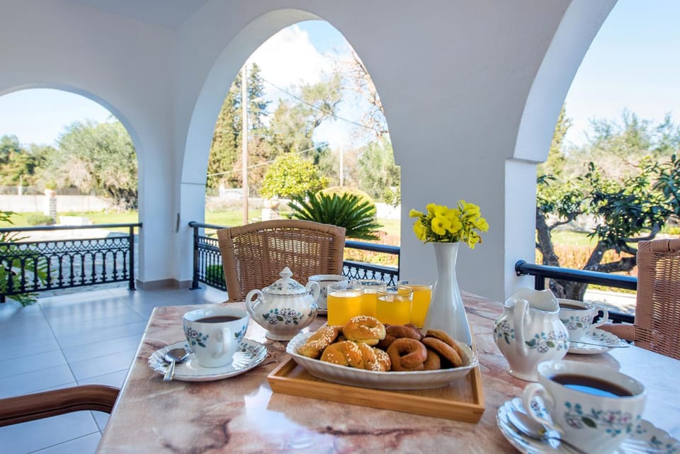 Food, Continental breakfast