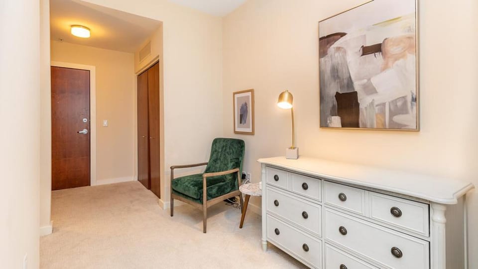 Landing Modern Apartment with Amazing Amenities (ID2891X12) Apartment in Milwaukee