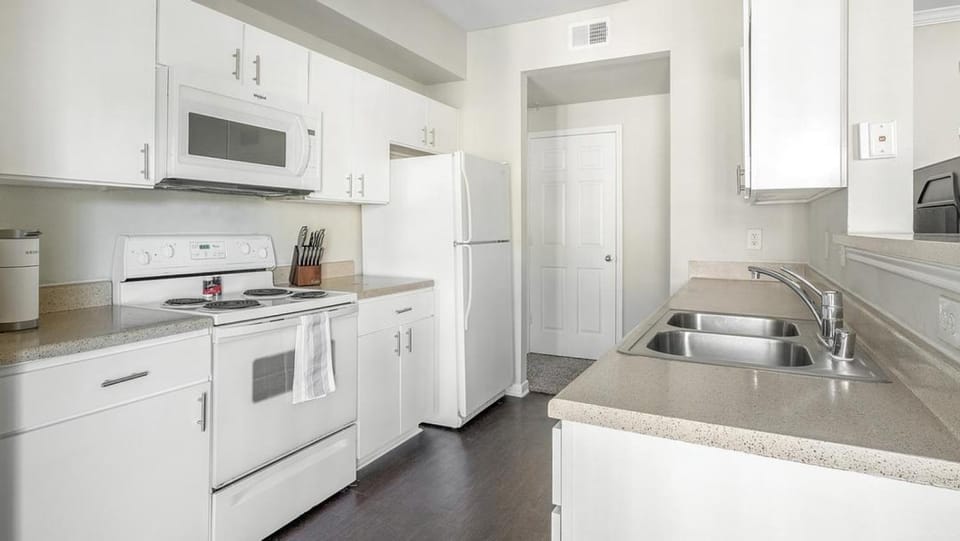 Landing Modern Apartment with Amazing Amenities (ID9599X24) Apartment in The Woodlands