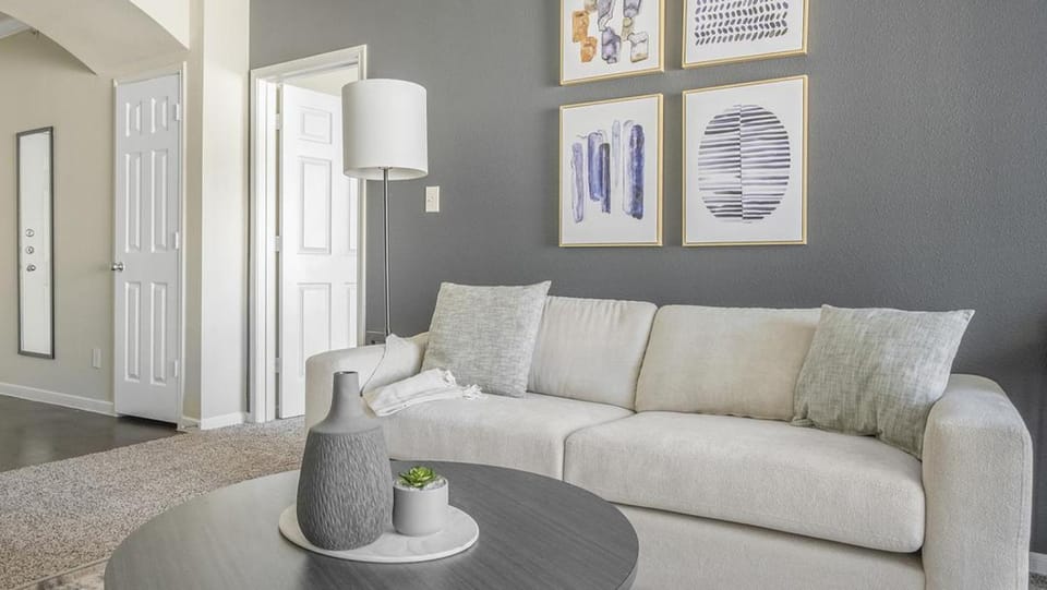 Landing Modern Apartment with Amazing Amenities (ID9599X24) Apartment in The Woodlands