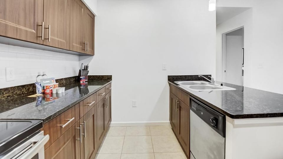Landing Modern Apartment with Amazing Amenities (ID9155X31) Apartment in West Palm Beach