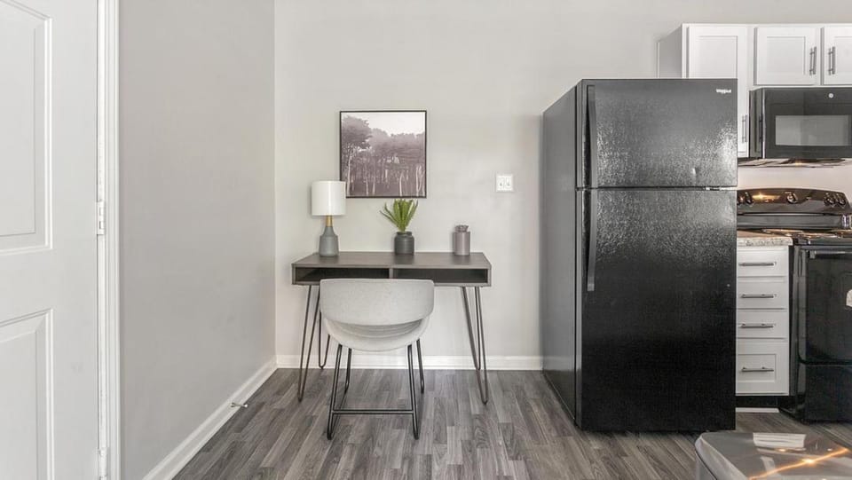 Landing Modern Apartment with Amazing Amenities (ID1196X364) Apartment in Greensboro