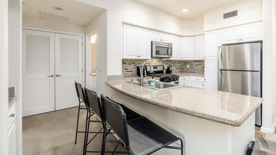 Landing Modern Apartment with Amazing Amenities (ID7594X27) Apartment in San Diego