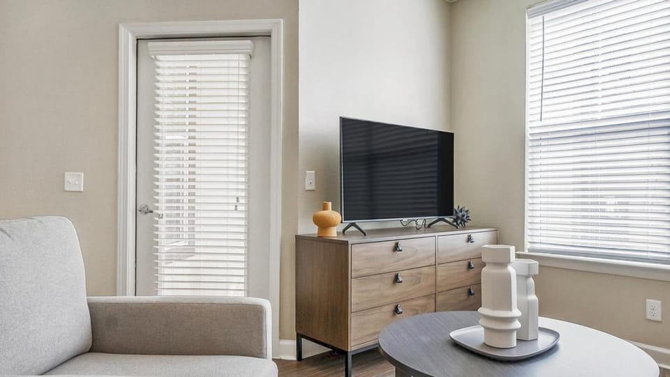 Landing Modern Apartment with Amazing Amenities (ID8168X96) Apartment in El Paso