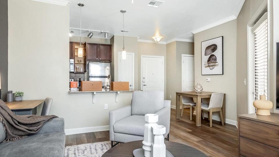 Landing Modern Apartment with Amazing Amenities (ID8168X96) Apartment in El Paso