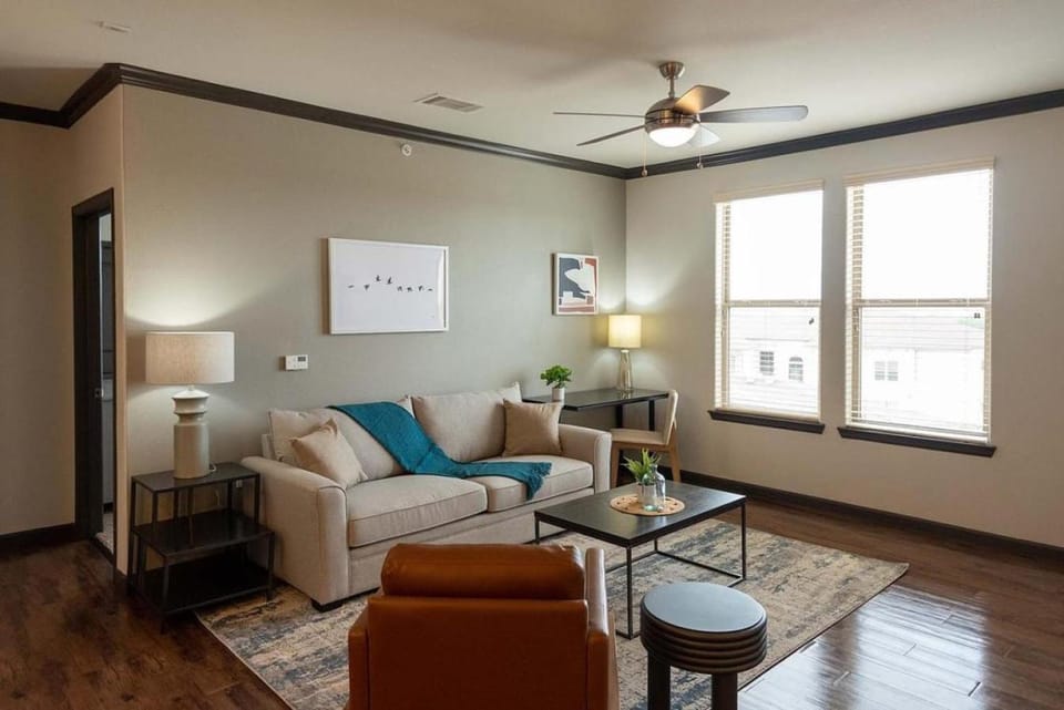 Landing Modern Apartment with Amazing Amenities (ID7109) Apartment in Lake Austin