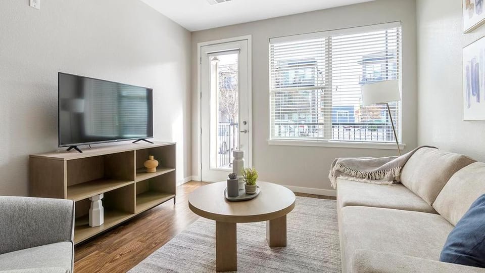 Landing Modern Apartment with Amazing Amenities (ID1266X740) Apartment in Louisville