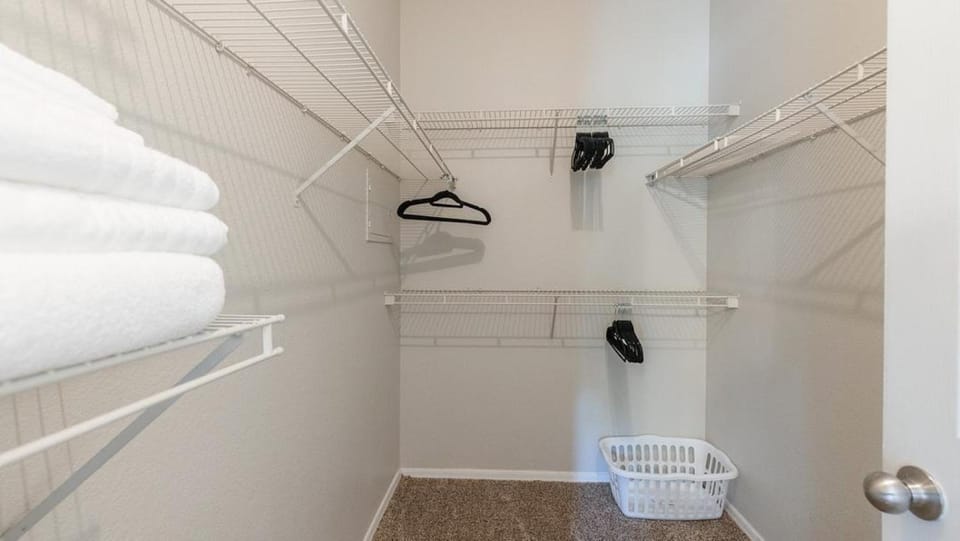 Landing Modern Apartment with Amazing Amenities (ID8304X44) Apartment in Mesa