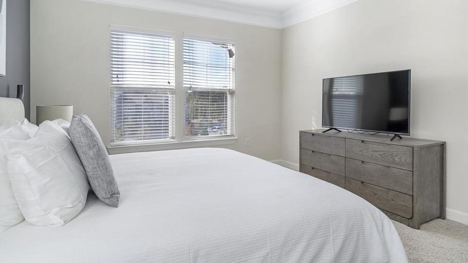 Landing Modern Apartment with Amazing Amenities (ID1012X166) Apartment in North Carolina