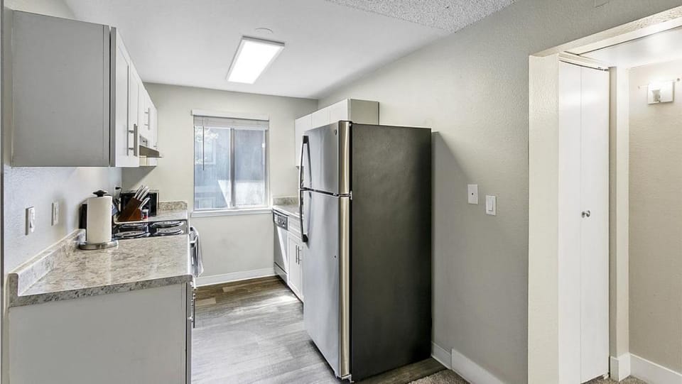 Landing Modern Apartment with Amazing Amenities (ID1004X404) Apartment in Federal Way