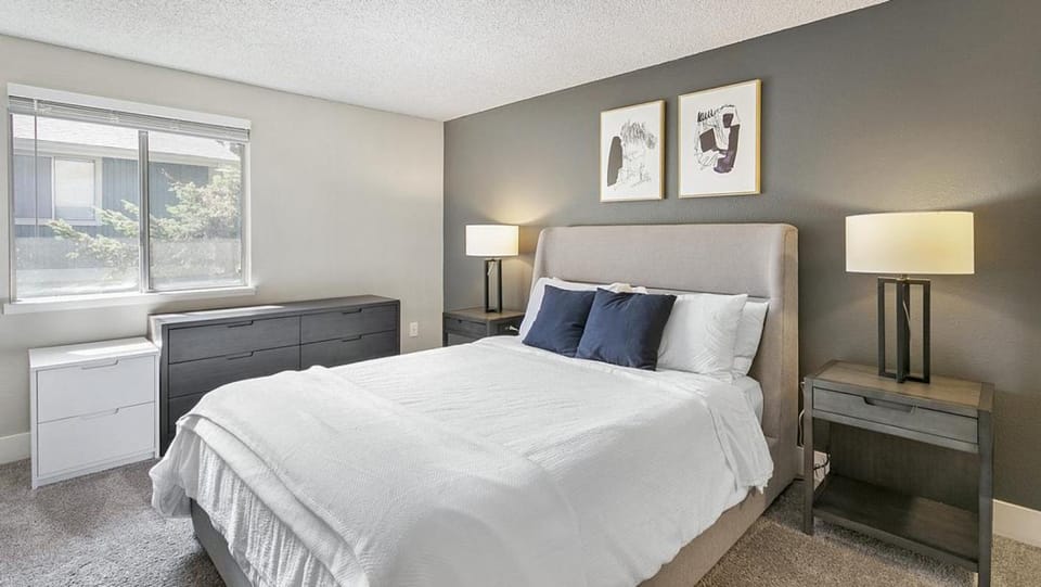 Landing Modern Apartment with Amazing Amenities (ID1004X404) Apartment in Federal Way