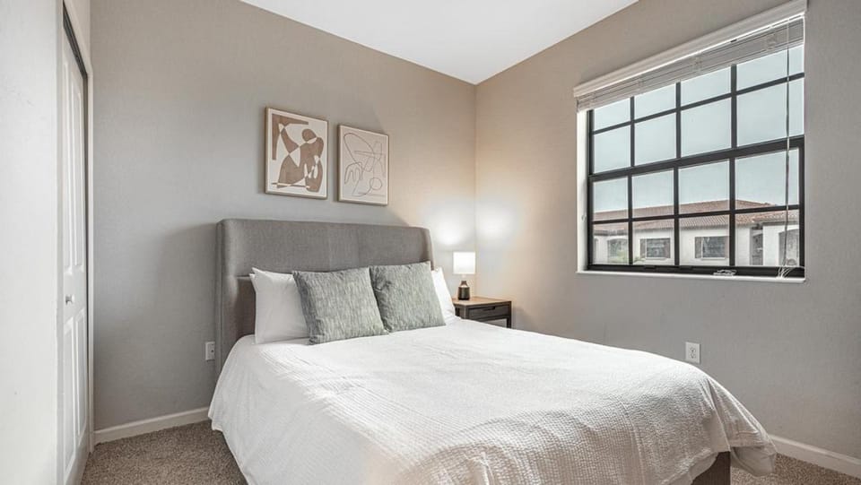 Landing Modern Apartment with Amazing Amenities (ID7618X93) Apartment in Fort Myers