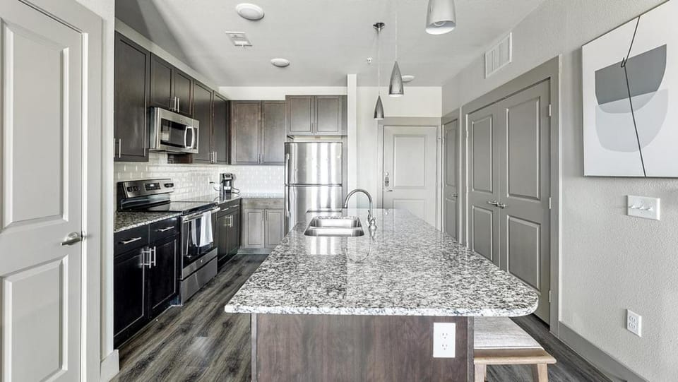 Landing Modern Apartment with Amazing Amenities (ID9427X28) Apartment in Denton