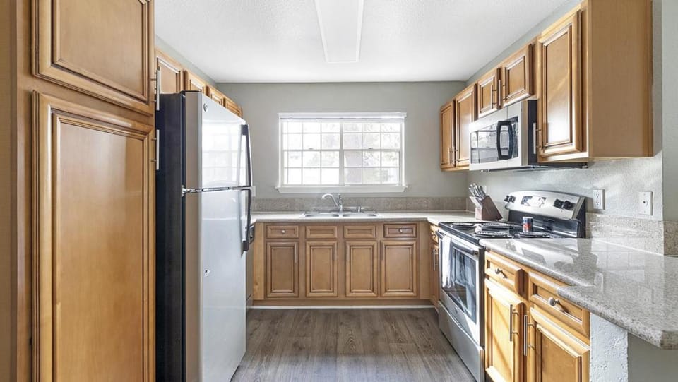 Landing Modern Apartment with Amazing Amenities (ID4127X27) Apartment in Spring Valley
