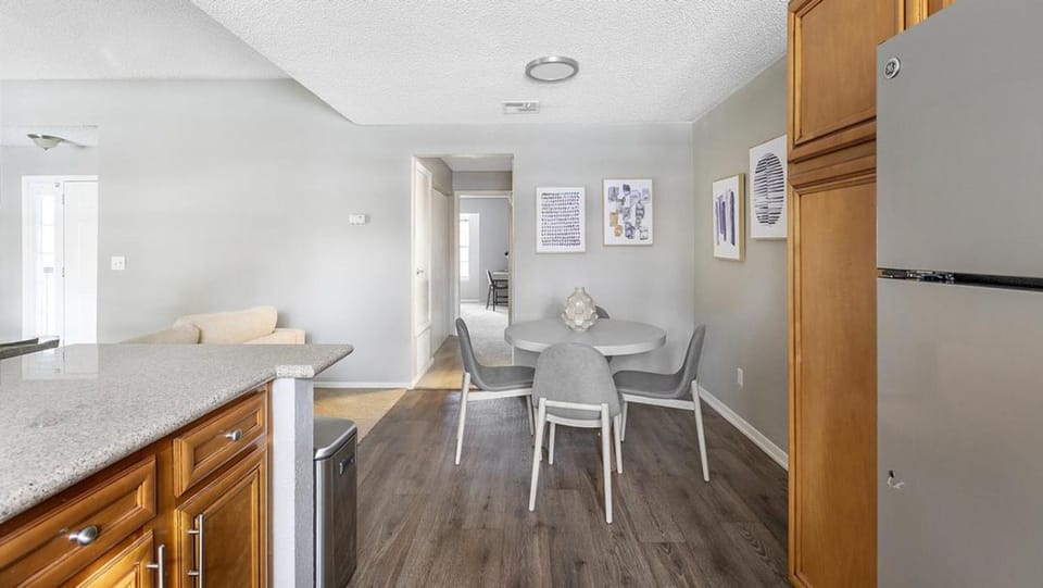 Landing Modern Apartment with Amazing Amenities (ID4127X27) Apartment in Spring Valley