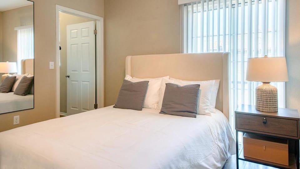 Landing Modern Apartment with Amazing Amenities (ID7433X4) Apartment in Chandler