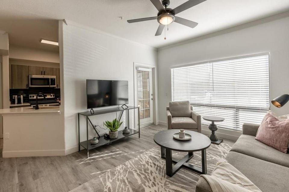 Landing Modern Apartment with Amazing Amenities (ID8769X86) Apartment in Chandler