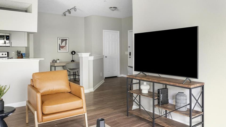 Landing Modern Apartment with Amazing Amenities (ID1276X306) Apartment in Sanford