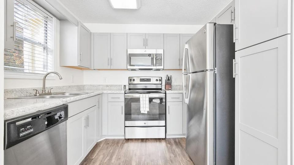 Landing Modern Apartment with Amazing Amenities (ID6949X45) Apartment in Winston-Salem